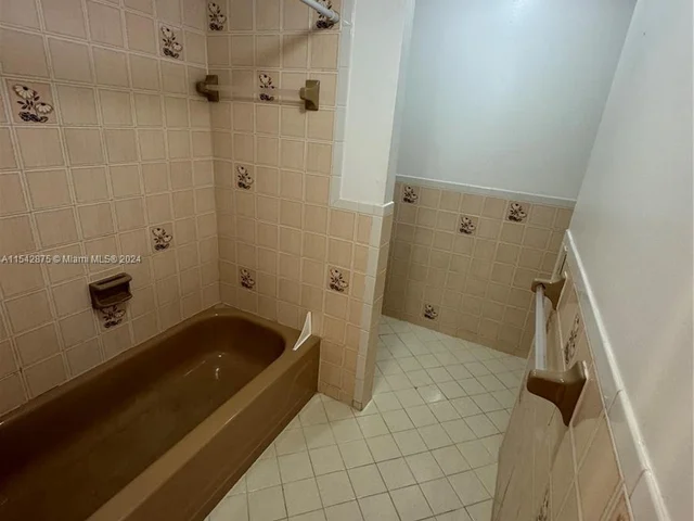 112 NW 32nd Pl # 112, Miami FL 33125