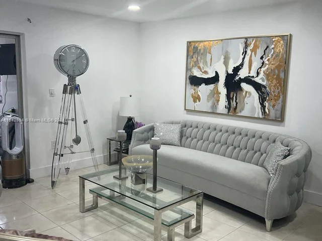 1890 W 56th St # 1325, Hialeah FL 33012