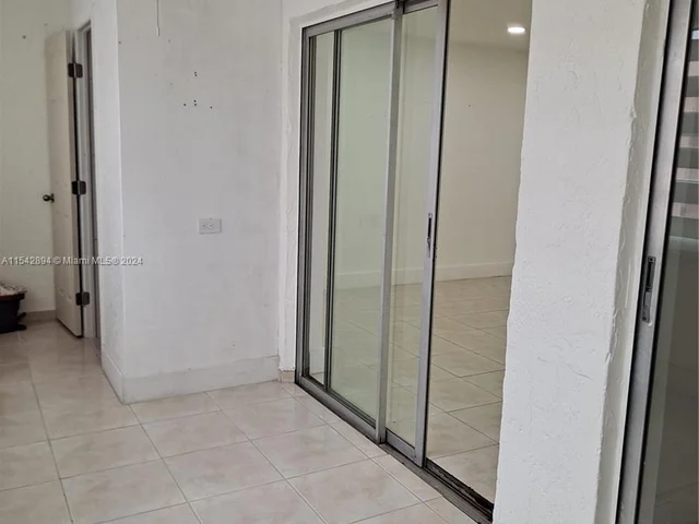 1890 W 56th St # 1325, Hialeah FL 33012