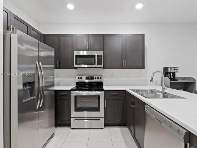 1170 SE 26th Ter # 1170, Homestead FL 33035