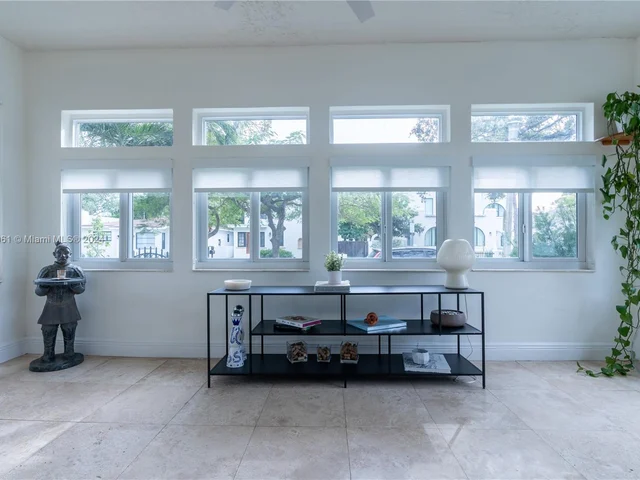 55 NE 46th St, Miami FL 33137