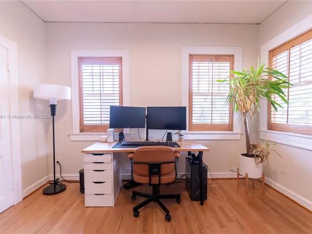 55 NE 46th St, Miami FL 33137