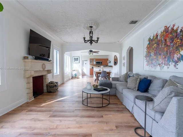 55 NE 46th St, Miami FL 33137