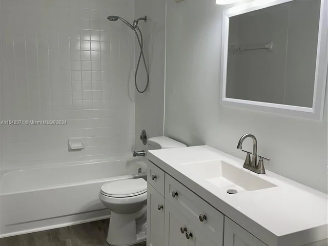 2902 Foxboro Ct # 2902, Boynton Beach FL 33436