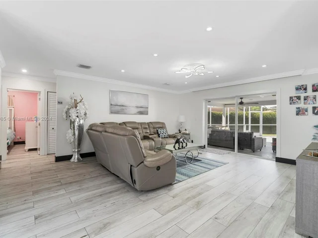 1501 NW 64th Ave, Margate FL 33063