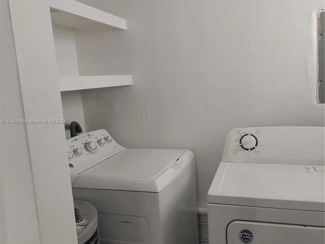 1130 NE 214th St, Miami FL 33179