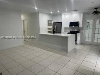 1130 NE 214th St, Miami FL 33179