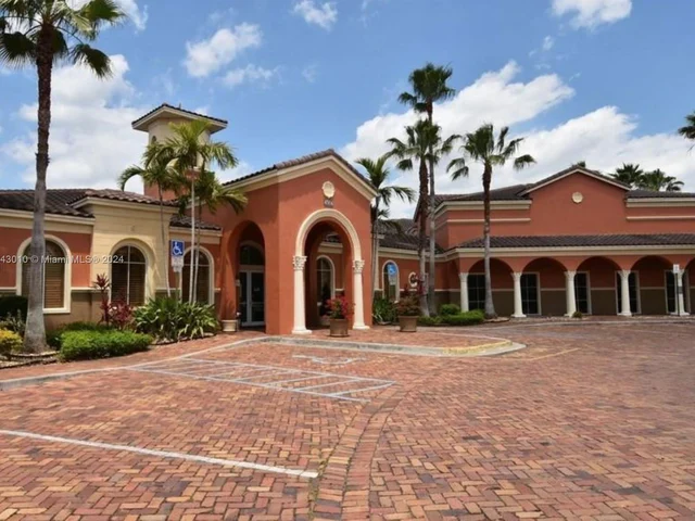 4404 SW 160 th AV # 832, Miramar FL 33027