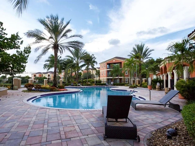 4404 SW 160 th AV # 832, Miramar FL 33027