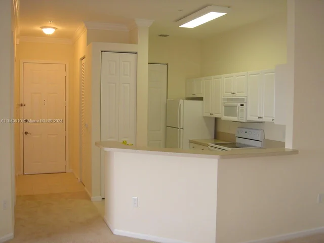 4404 SW 160 th AV # 832, Miramar FL 33027