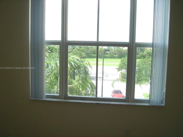 4404 SW 160 th AV # 832, Miramar FL 33027