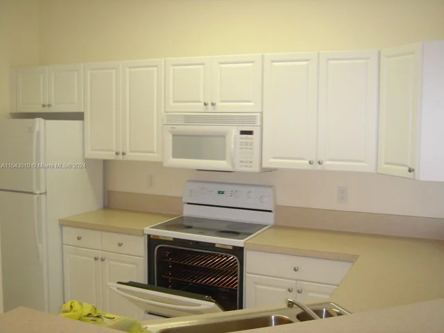 4404 SW 160 th AV # 832, Miramar FL 33027