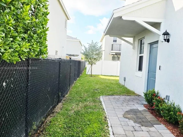 848 SE 17th St # 0, Homestead FL 33034