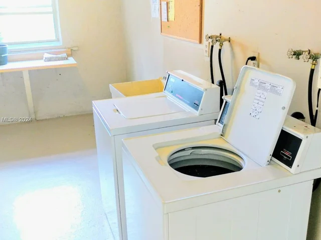 9420 Poinciana Pl # 406, Davie FL 33324