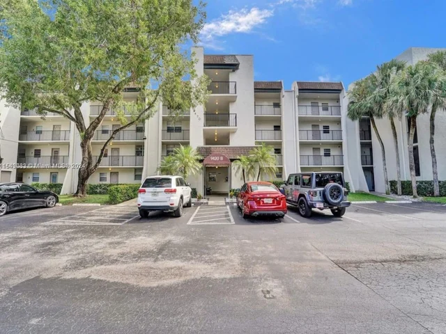 9420 Poinciana Pl # 406, Davie FL 33324