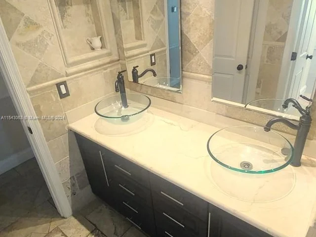 9420 Poinciana Pl # 406, Davie FL 33324