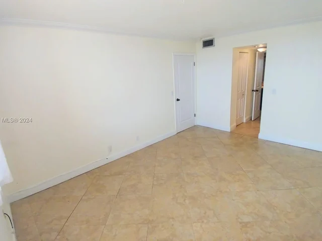 9420 Poinciana Pl # 406, Davie FL 33324