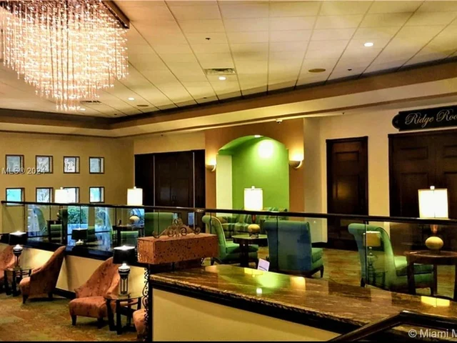 9420 Poinciana Pl # 406, Davie FL 33324