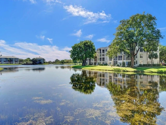 9420 Poinciana Pl # 406, Davie FL 33324