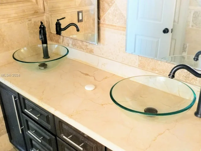 9420 Poinciana Pl # 406, Davie FL 33324