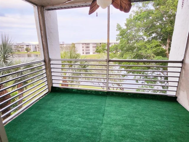 9420 Poinciana Pl # 406, Davie FL 33324