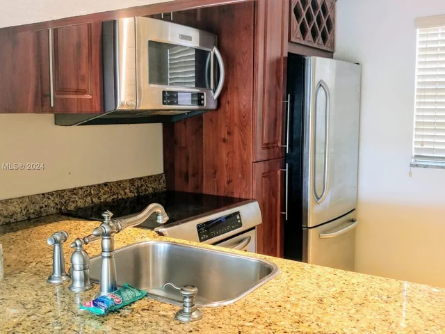 9420 Poinciana Pl # 406, Davie FL 33324