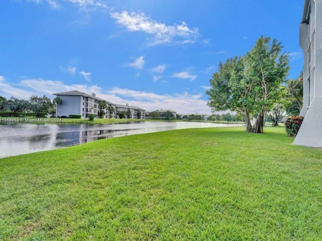 9420 Poinciana Pl # 406, Davie FL 33324