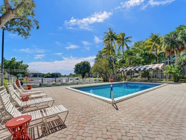 9420 Poinciana Pl # 406, Davie FL 33324