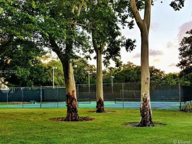 9420 Poinciana Pl # 406, Davie FL 33324