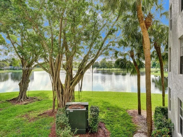 9420 Poinciana Pl # 406, Davie FL 33324