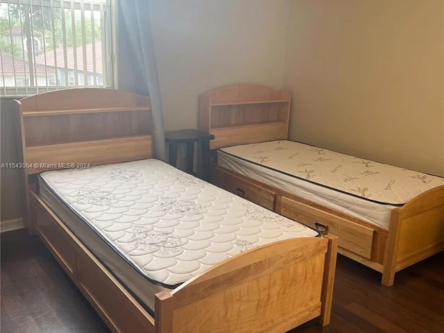 9123 SW 152Path # A, Miami FL 33196