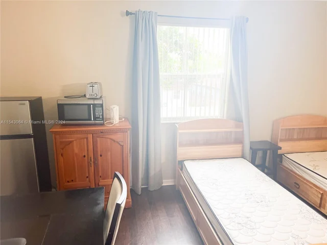 9123 SW 152Path # A, Miami FL 33196