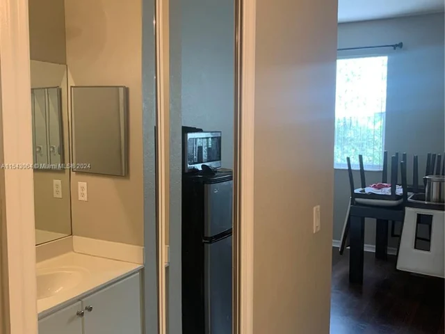 9123 SW 152Path # A, Miami FL 33196