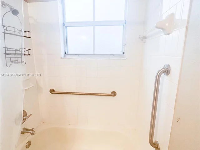 9123 SW 152 Path # B, Miami FL 33196