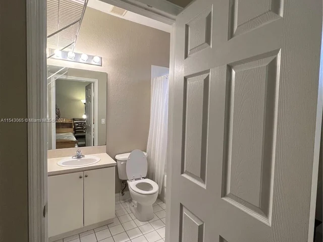 9123 SW 152 Path # B, Miami FL 33196