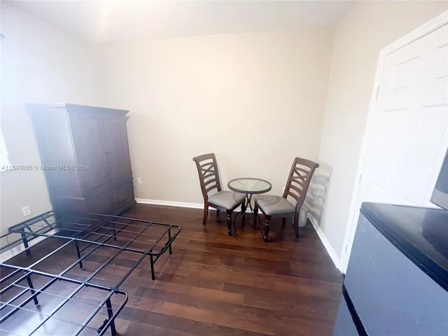 9123 SW 152 Path # B, Miami FL 33196