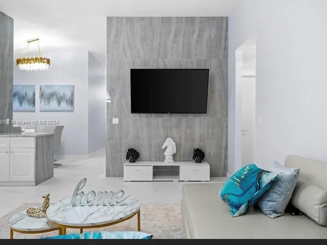 2002 Lake Breeze Ct, Wellington FL 33414