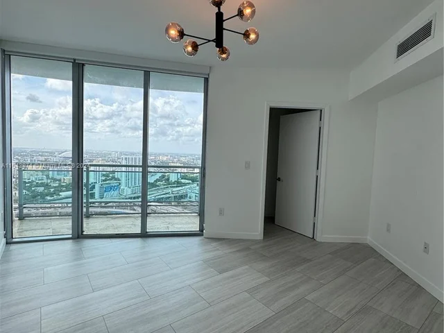 350 S Miami Ave # 3913, Miami FL 33130