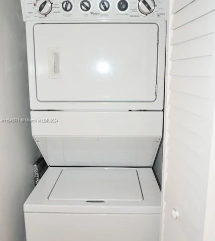 350 S Miami Ave # 3913, Miami FL 33130