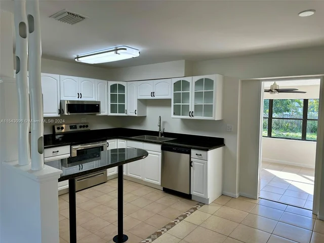 622 Avenida Hermosa, West Palm Beach FL 33405