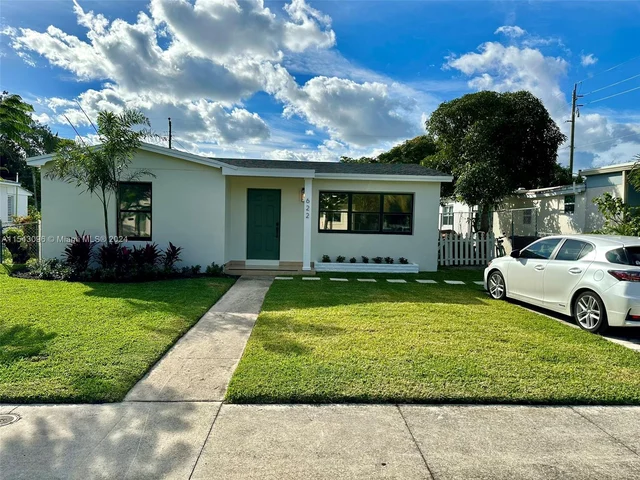 622 Avenida Hermosa, West Palm Beach FL 33405