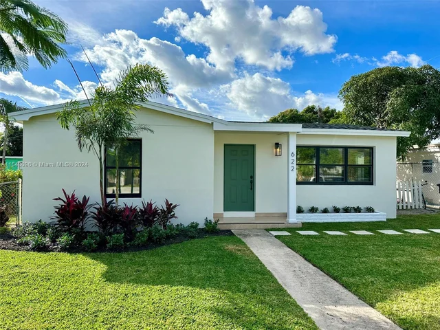 622 Avenida Hermosa, West Palm Beach FL 33405