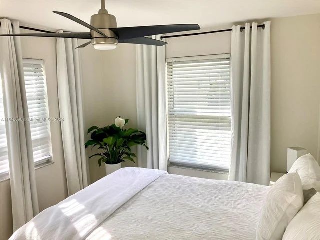 622 Avenida Hermosa, West Palm Beach FL 33405