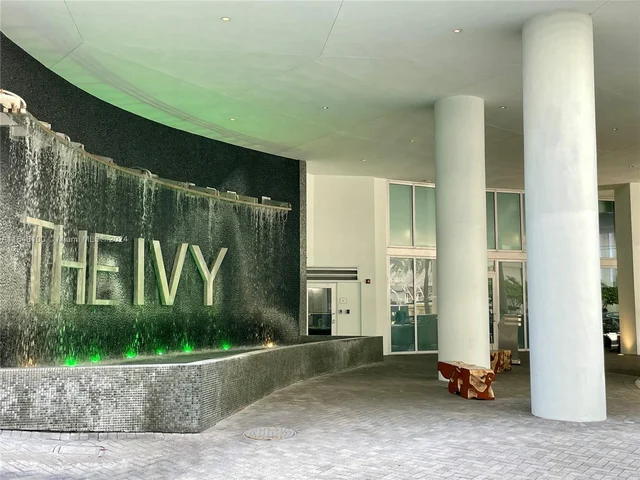 90 SW 3rd St # 1803, Miami FL 33130