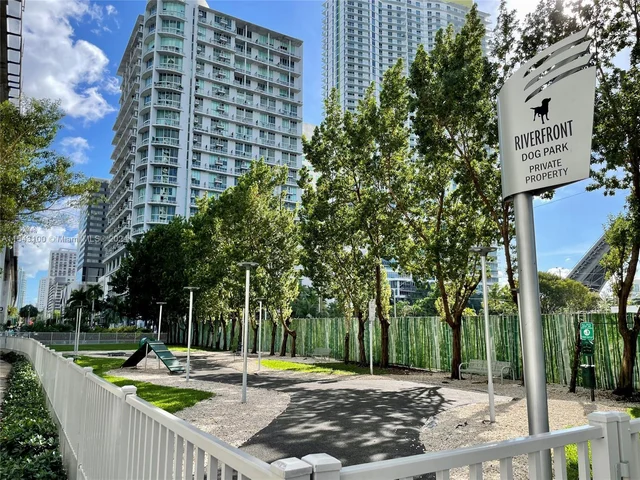 90 SW 3rd St # 1803, Miami FL 33130