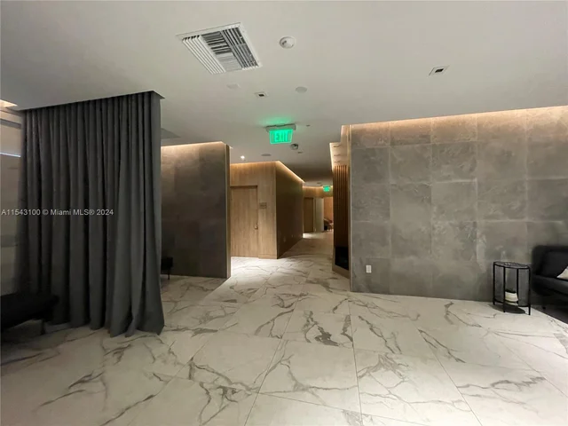 90 SW 3rd St # 1803, Miami FL 33130