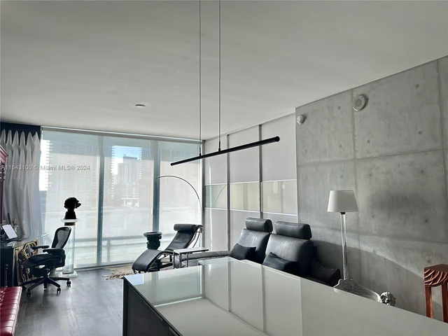 90 SW 3rd St # 1803, Miami FL 33130