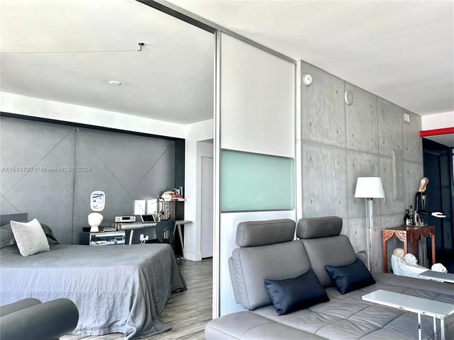 90 SW 3rd St # 1803, Miami FL 33130