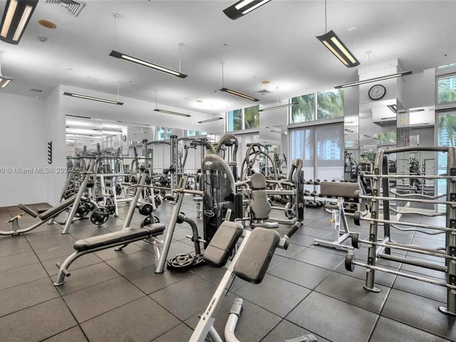 90 SW 3rd St # 1803, Miami FL 33130