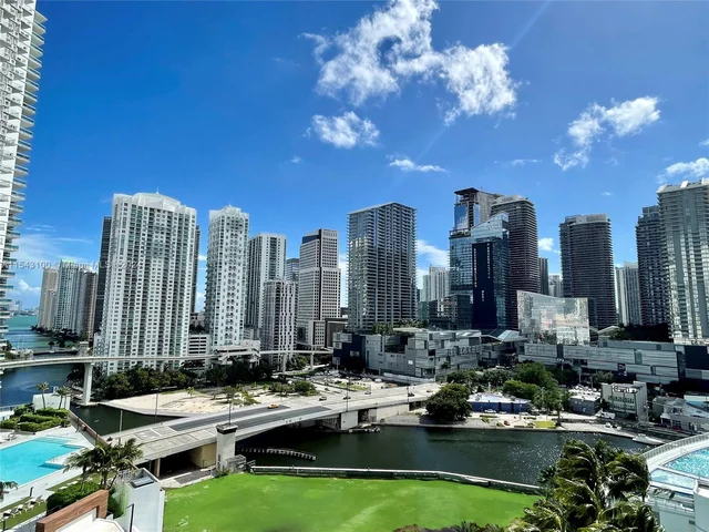 90 SW 3rd St # 1803, Miami FL 33130